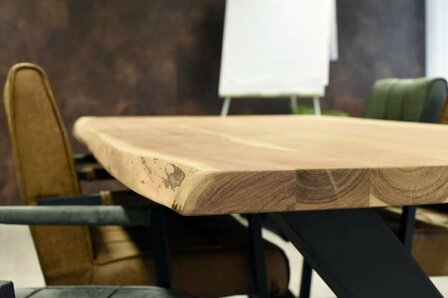 Esstisch W&uuml;rzburg 140 cm Baumstammtisch